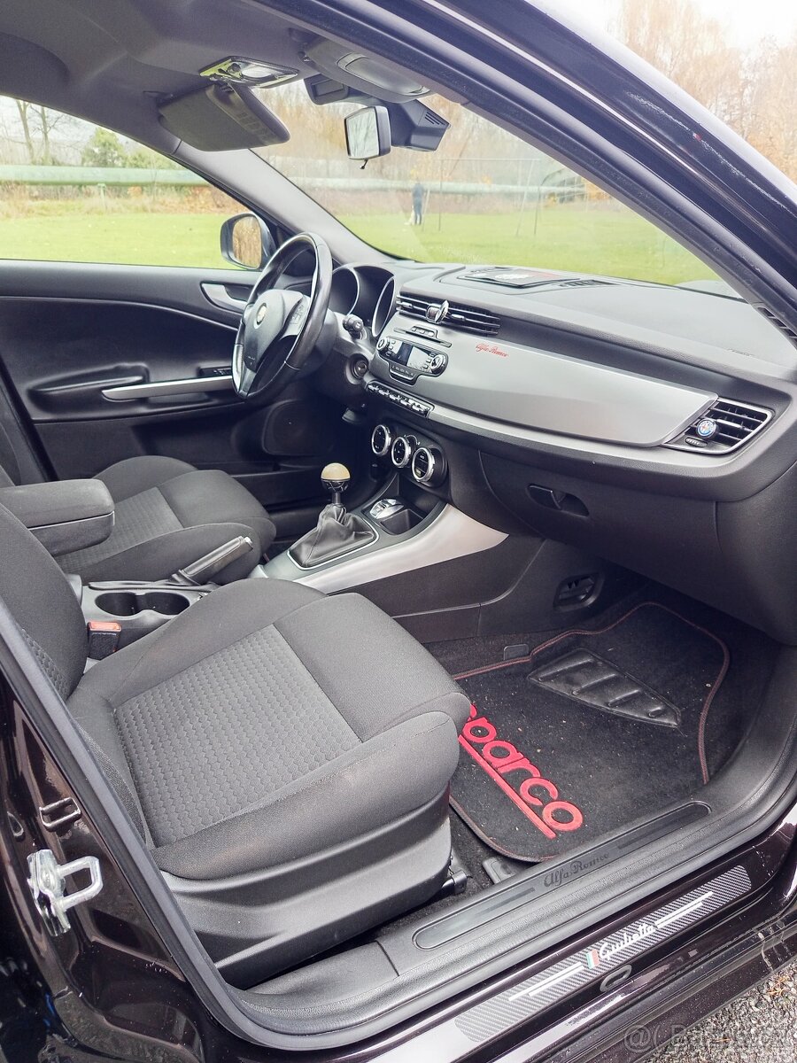Alfa Romeo Giulietta 2.0 JTD 125 kW - rv 2012, nová TK 10/27 - 12