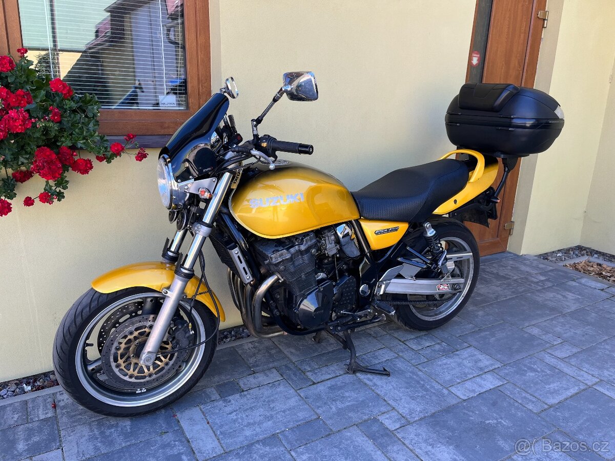 Suzuki GSX 750 - 12