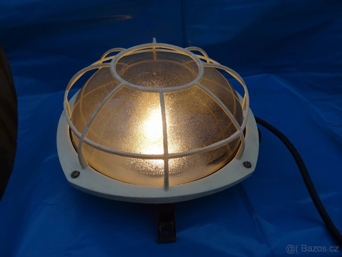 Bakelitové RETRO lampičky . - 12