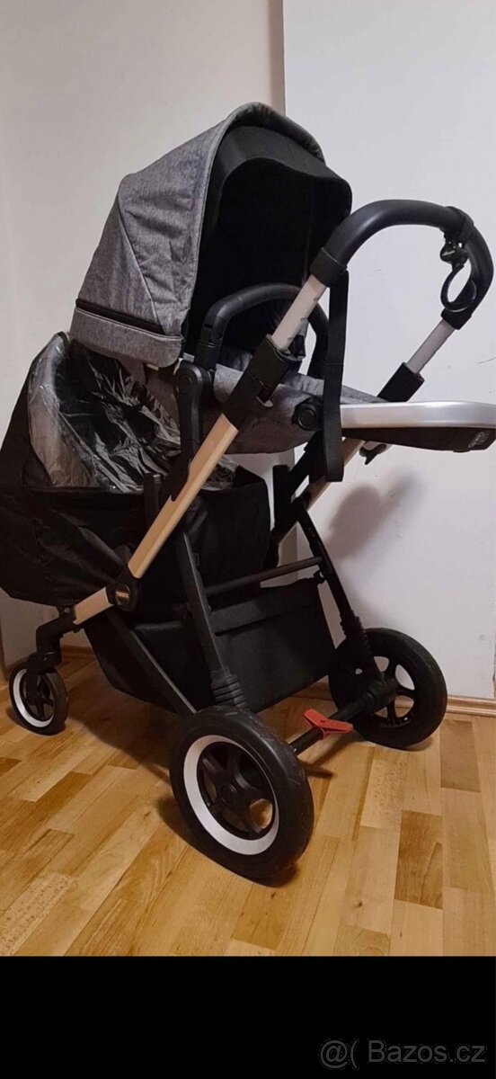 Kočárek Thule Sleek + korbička + autosedačka + další - 12