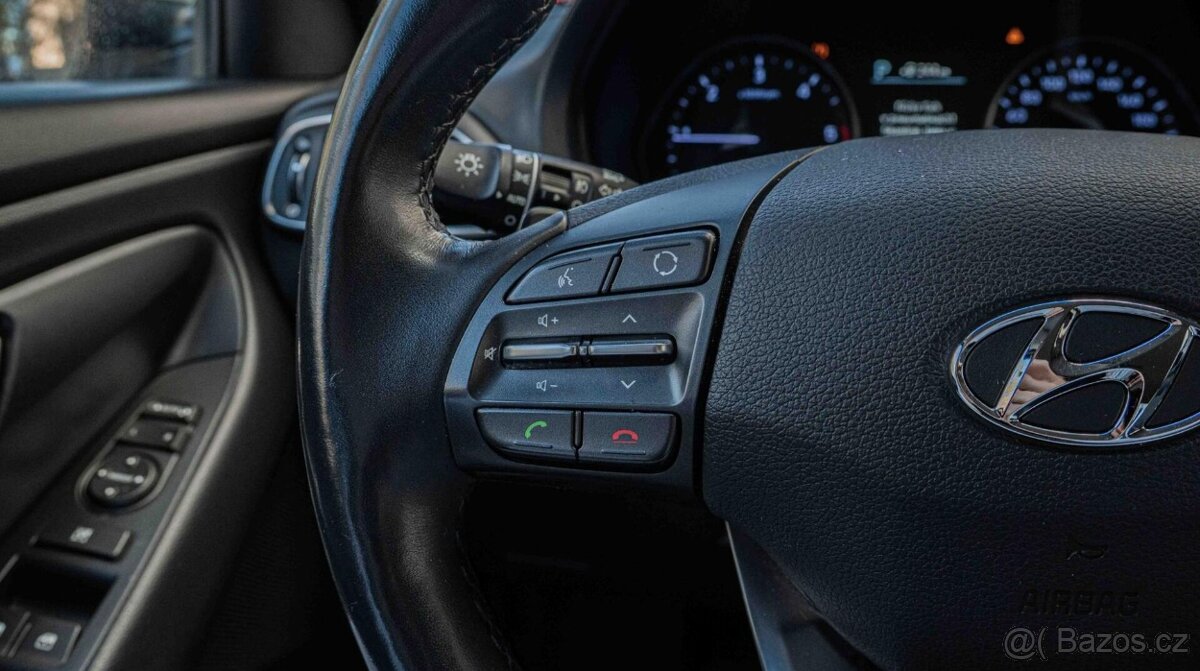 Hyundai i30 CW 1.6 CRDi Classic DTC - 12