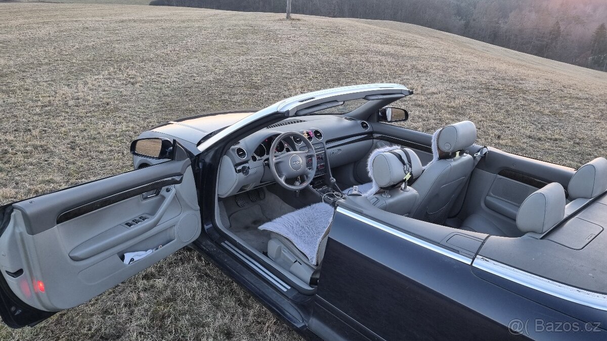 Audi A4 cabrio 2.4 V6 - 12