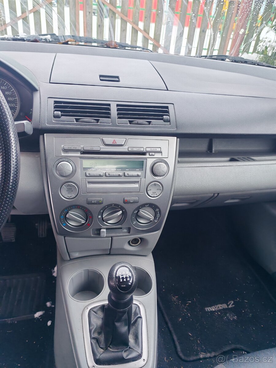 Prodám Mazda 2, najeto 87000 km, r.v. 2005/12 - 12
