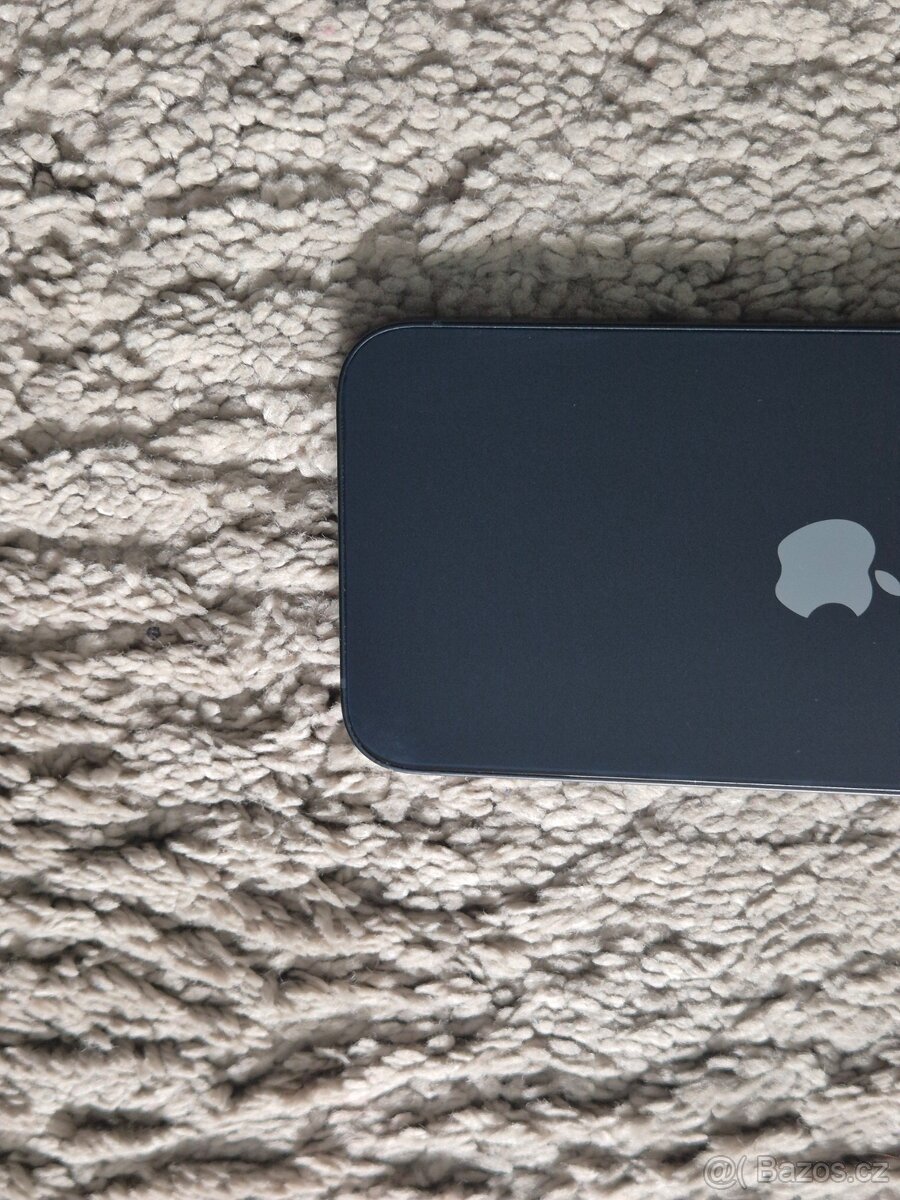 iPhone 13 128gb baterie 93% - 12