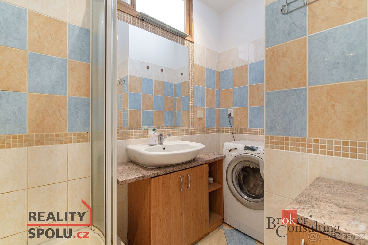 Převod dr. podílu, byty/2+kk, 49 m2, Dr. E. Beneše 102/22, 7 - 12