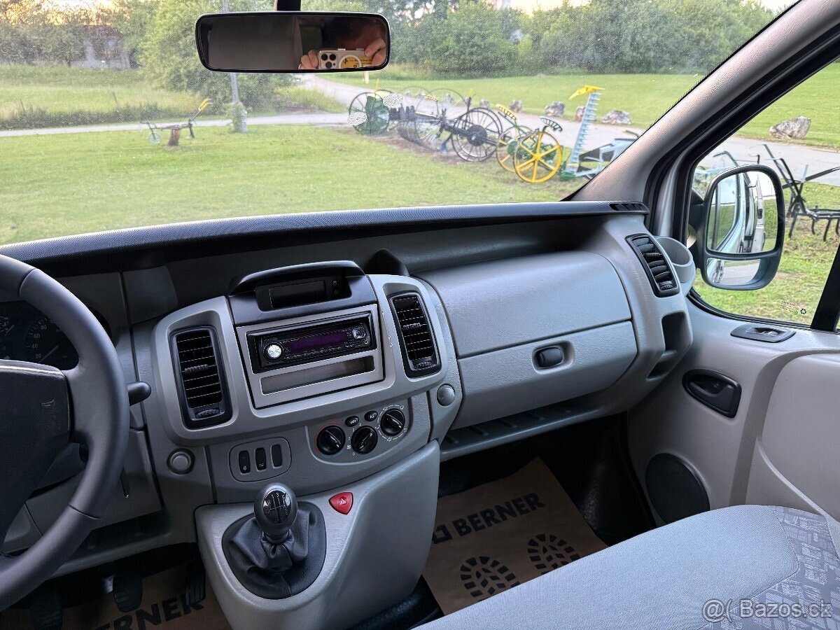 Opel Vivaro Life 2.5 Cdti 145ps • 9- miestný buss • - 12