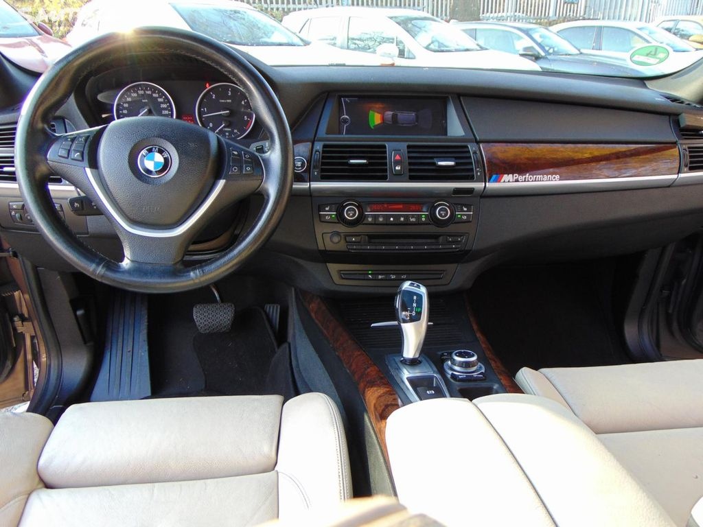 BMW X5, 3,0 D
Ojeté, 2010, 282 000 km - 12