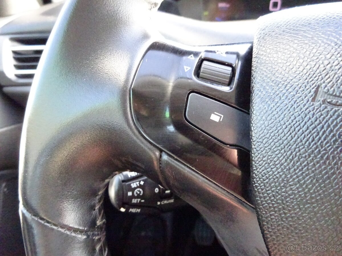 Peugeot 308 1,5 BlueHDi - 12