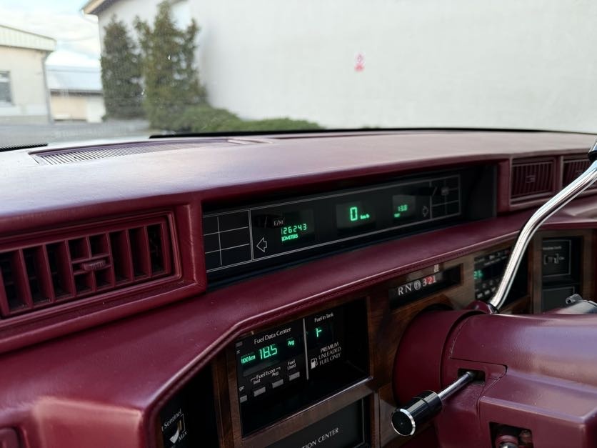 Na prodej: Cadillac DeVille Presidential (1991) - 12