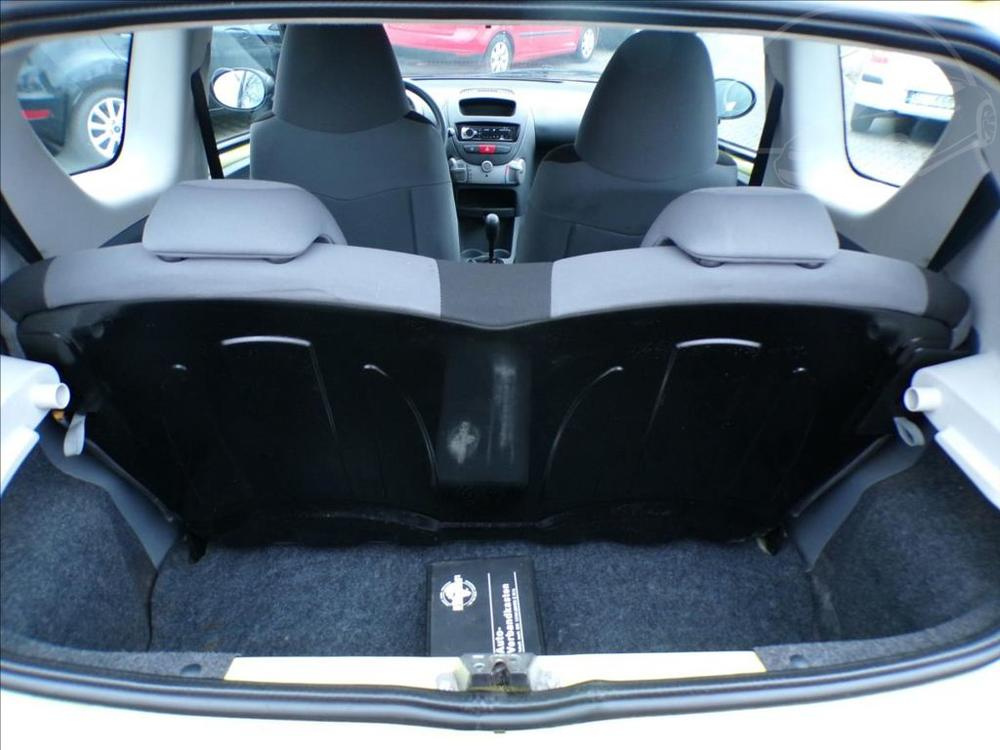 Citroën C1 1,0 i POSILOVAČ ŘÍZENÍ - 12