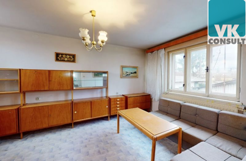 Prodej - rodinný dům se zahradou a 2 garážemi -... - 12