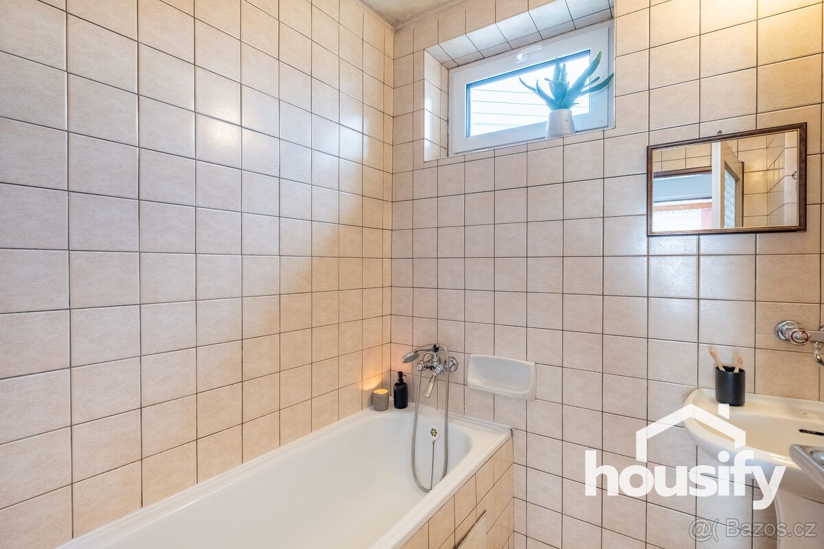 Prodej rodinného domu 5+1, 137 m2 - Mašovice - 12