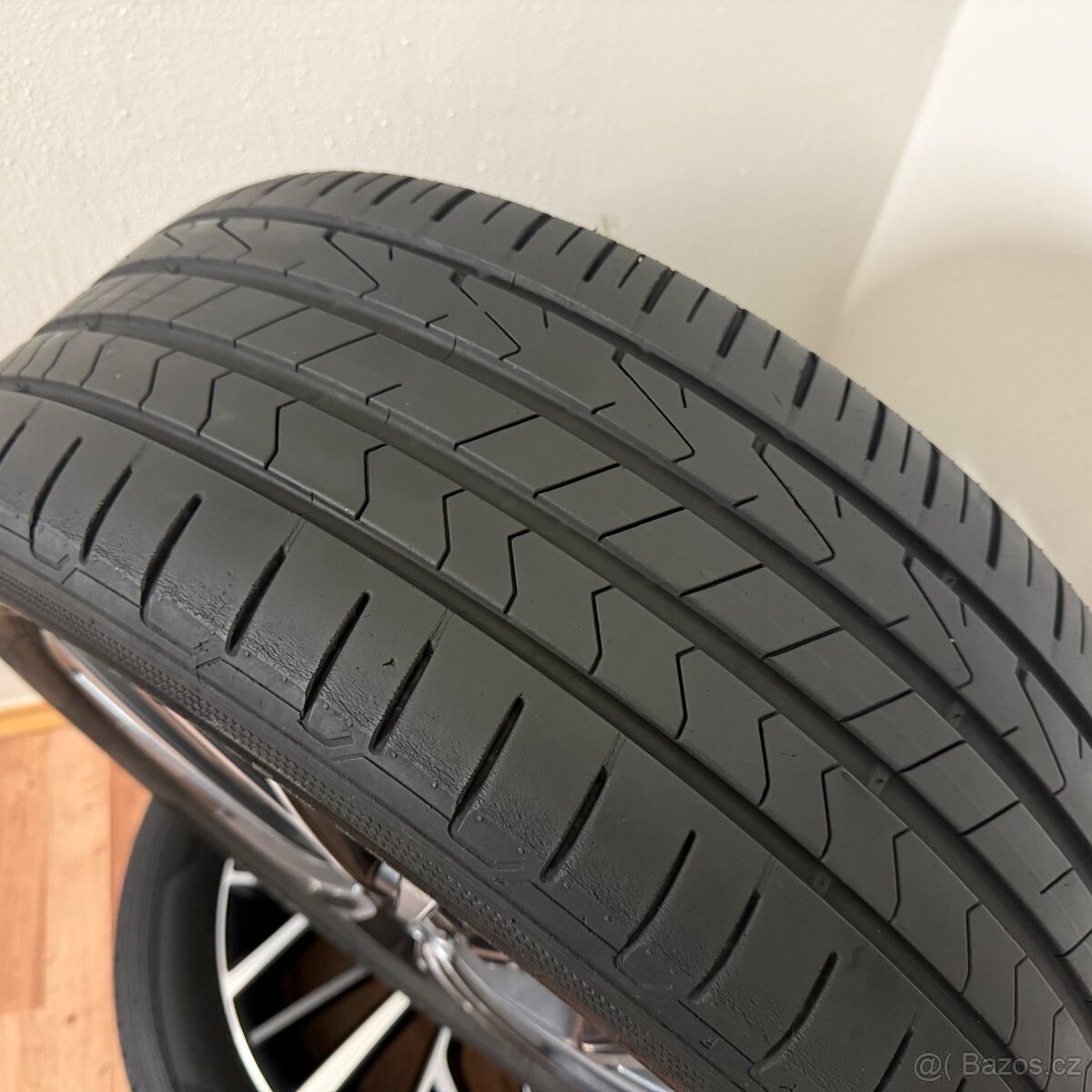 HYUNDAI TUCSON 5x114,3 R18 ET51+LETNÍ 225/55R18 5m - 12