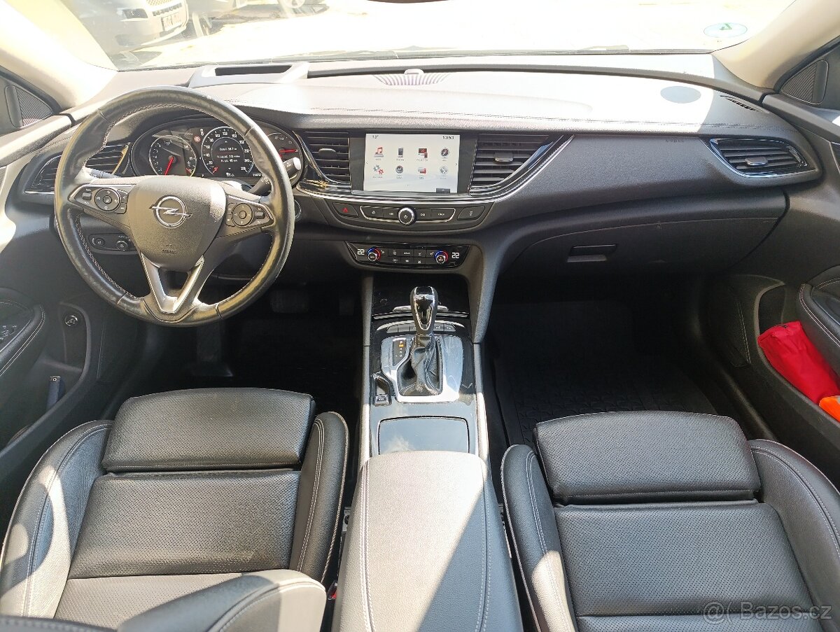 Opel Insignia B Sport Tourer Benzín - 12