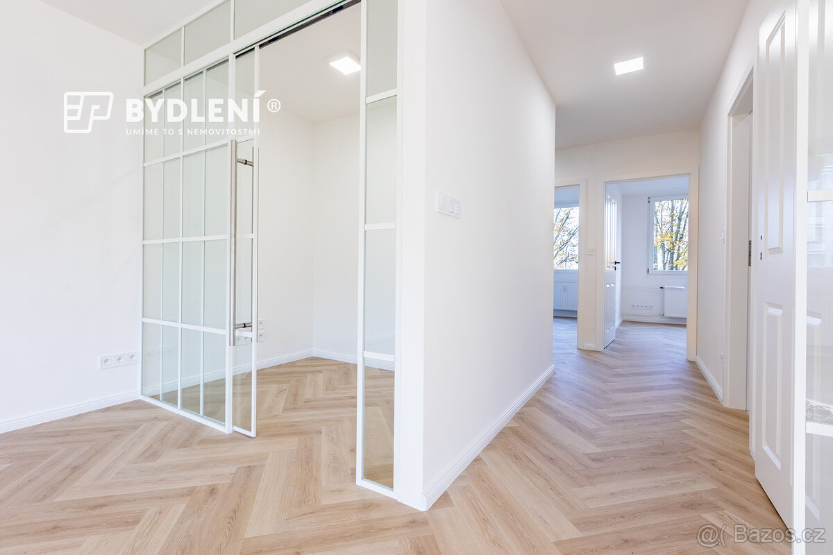 Kompletně zrekonstruovaný designový byt 3+kk (76 m²) s nadst - 12