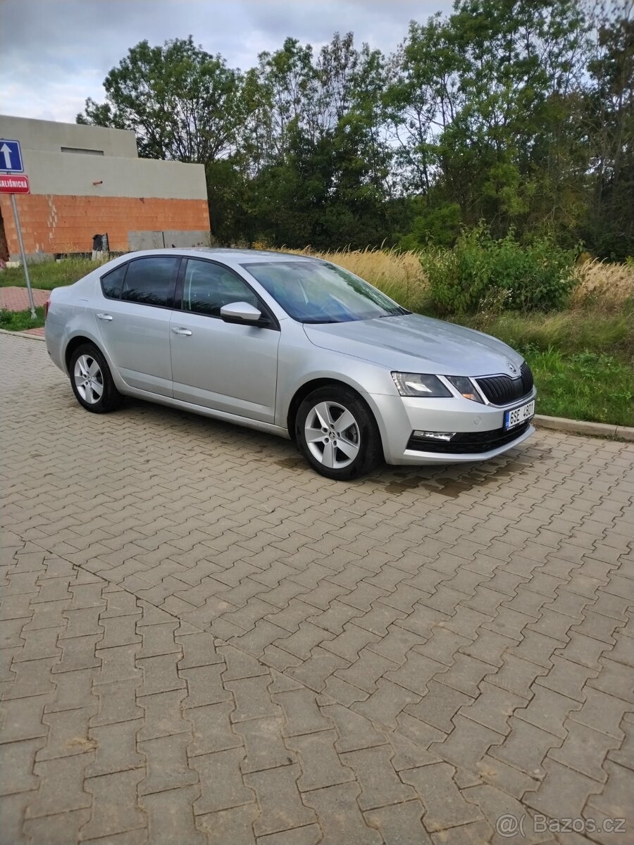 Škoda Octavia III 2019 koupeno ČR BENZÍN - 12