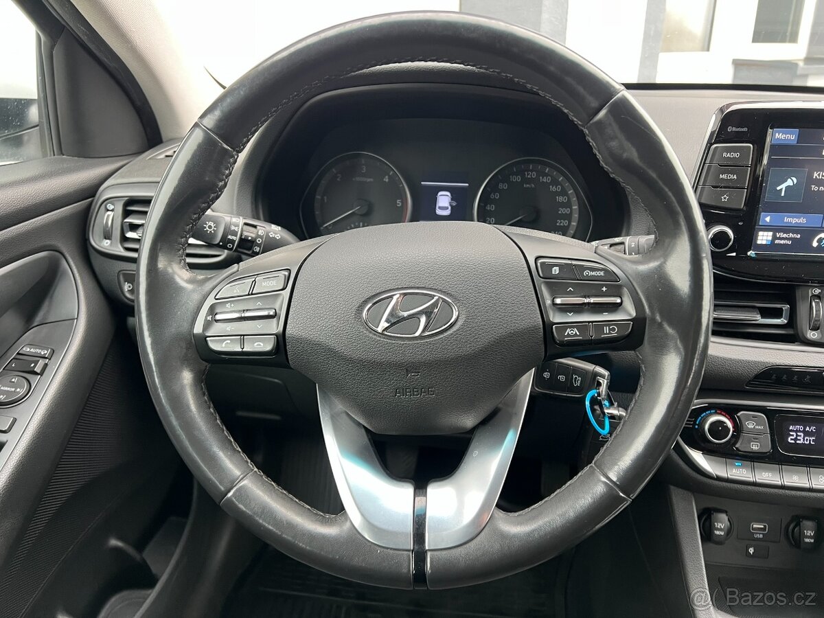 Hyundai i30 1.6 CRDi SMART KAMERA ČR NOVÉ - 12