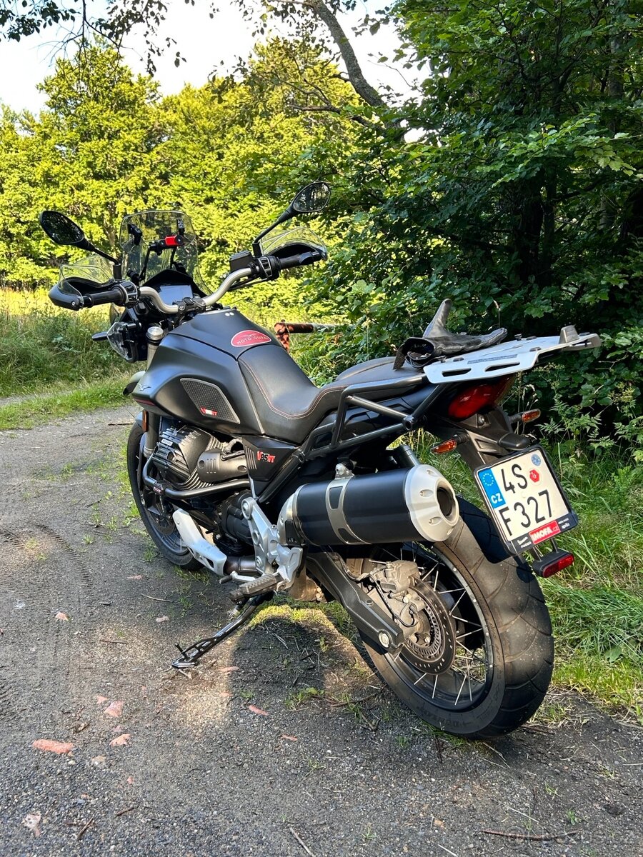 Moto Guzzi v85tt 2022 - 12