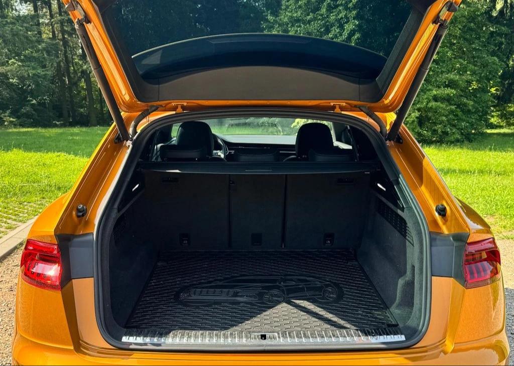 Audi Q8 50TDI QUATTRO S-LINE, s DPH - 12