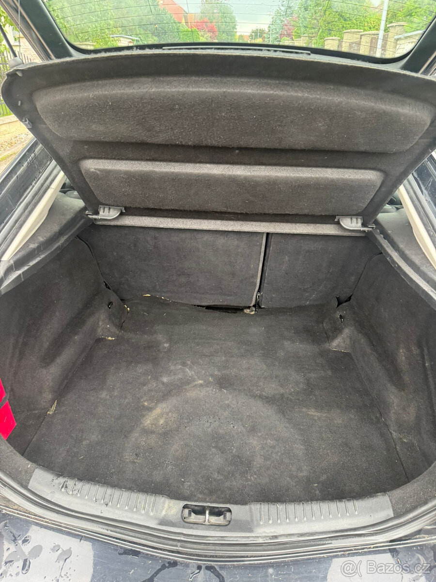 Ford Mondeo 1.6i - 12