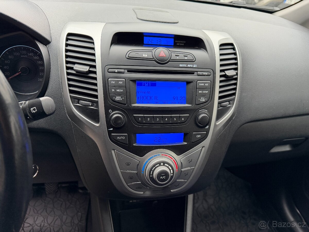 HYUNDAI iX20 1.4i 66 KW 1.MAJITEL,2XKOLA,PO VELÉM SERVISE - 12