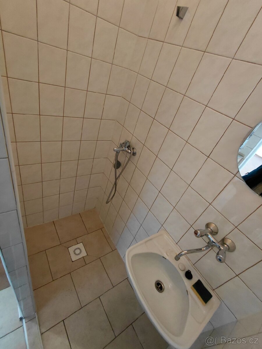 Kancelář Prodejna = sidla firmy - 12