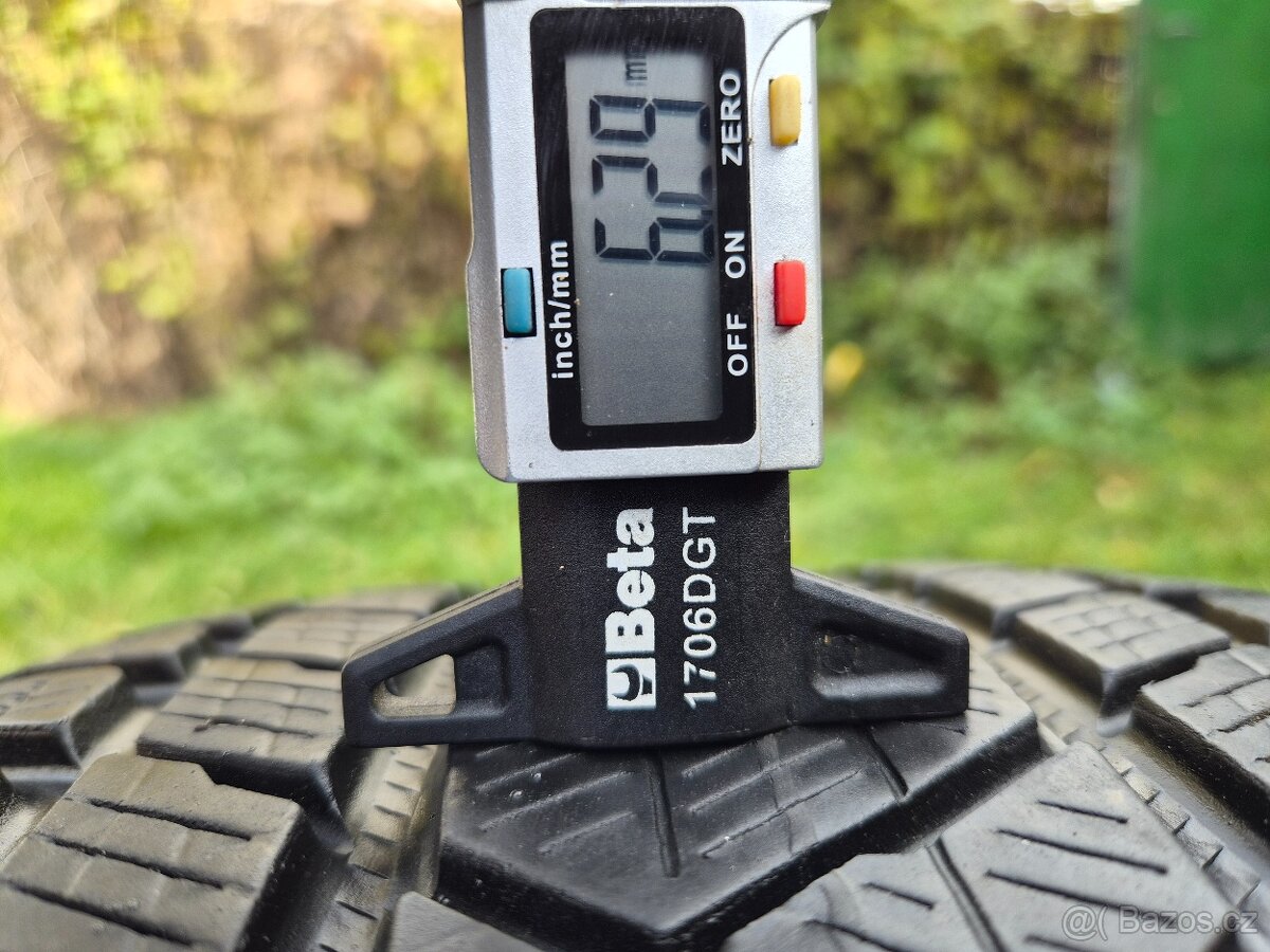 2x Zimní pneu Pirelli Scorpion Winter - 275/45 R20 XL - 90% - 12