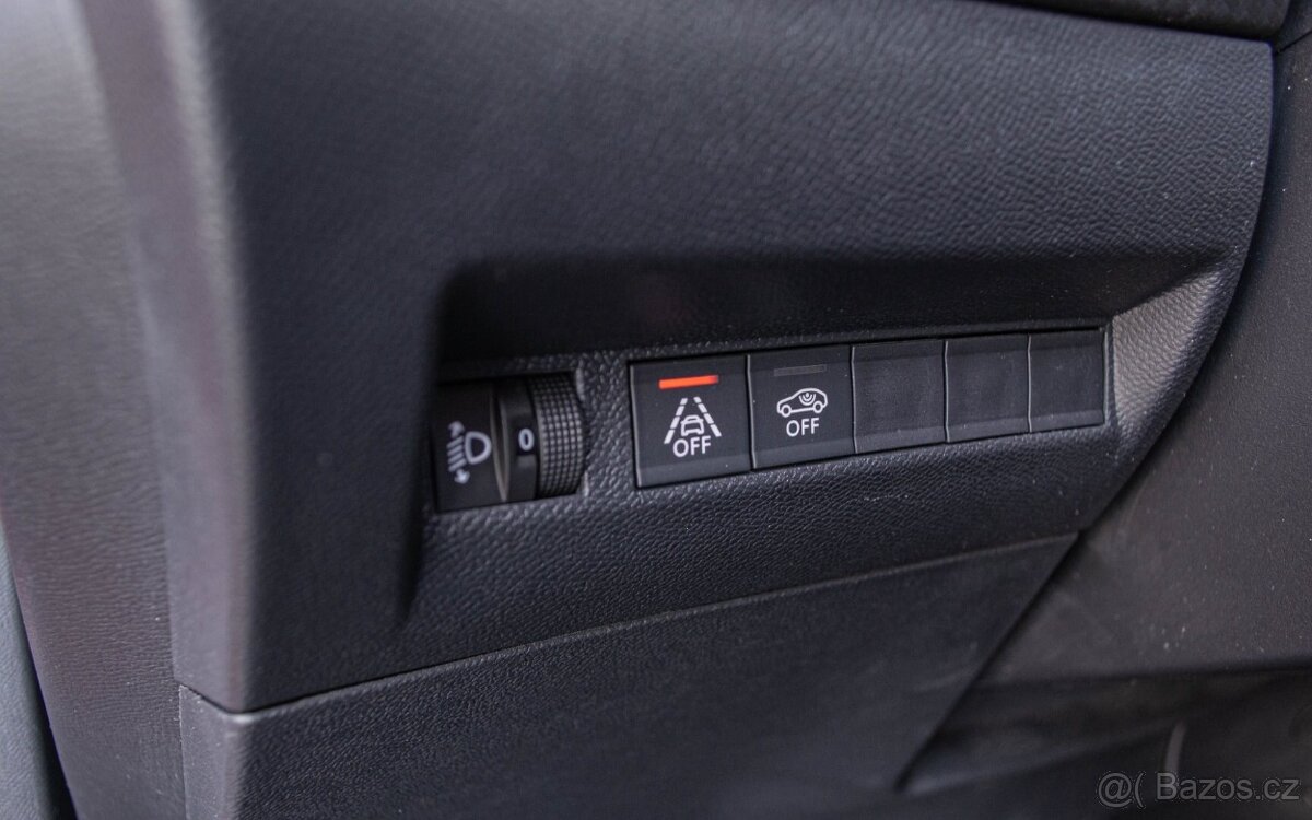 Peugeot 2008 1.2 PureTech Allure 96kW automat - 12