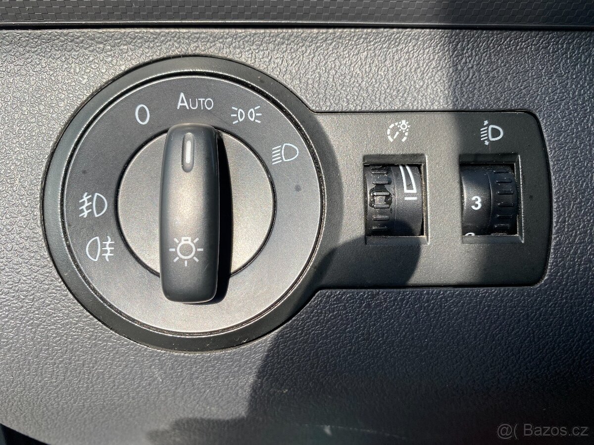 VW Caddy 1,9 TDi Aut.Klima, Tažné, AKU - 12