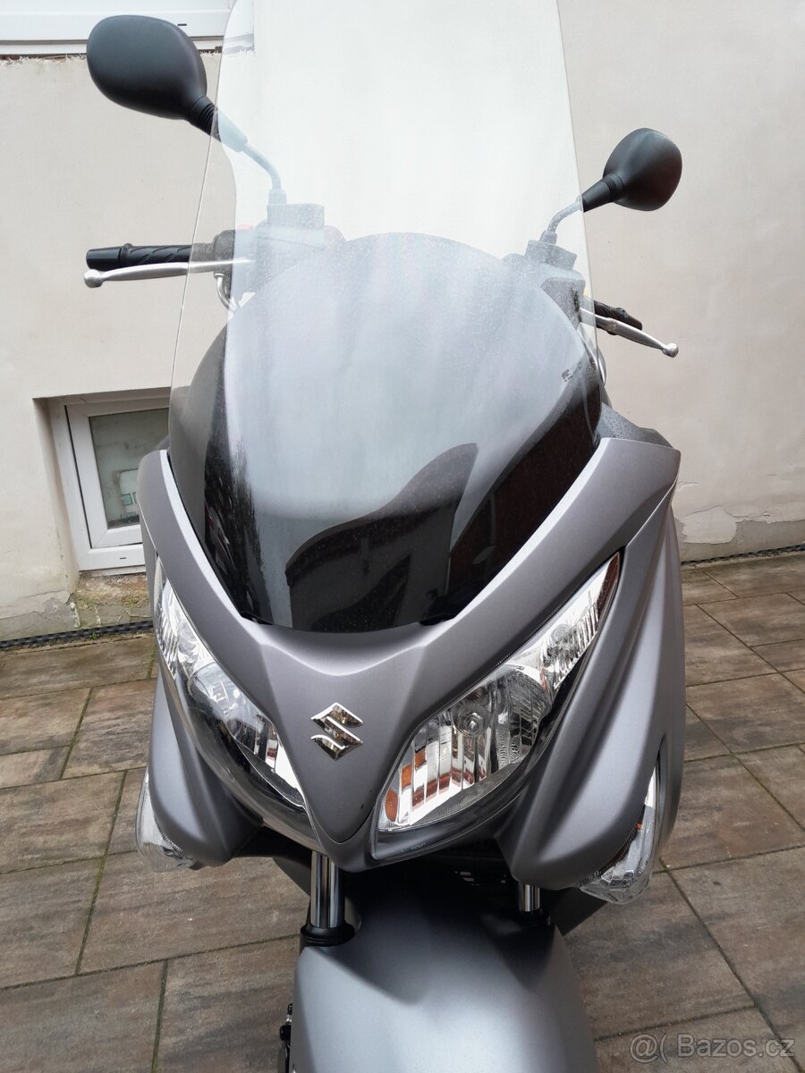 Suzuki Burgman 200i 2016, výborný stav, ZIMNÍ CENA - 12