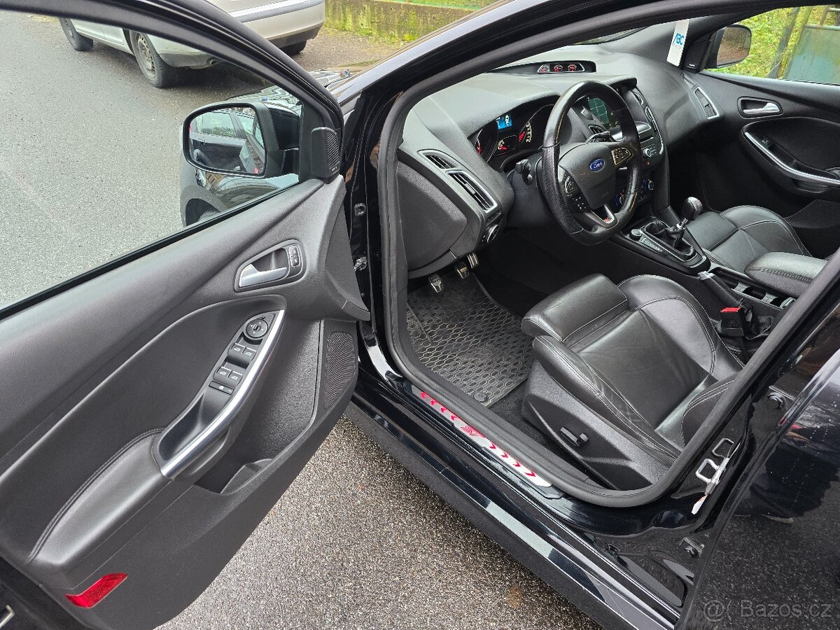 Ford Focus ST 250 ecoboost - 12