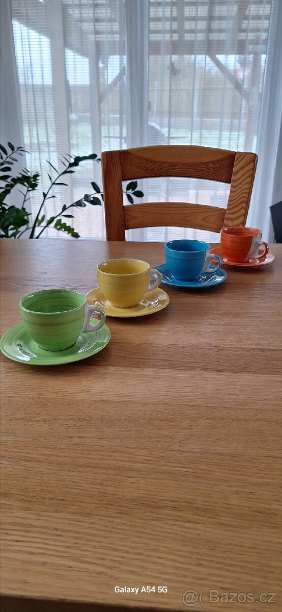 Sada veselých hrnečků. - 12