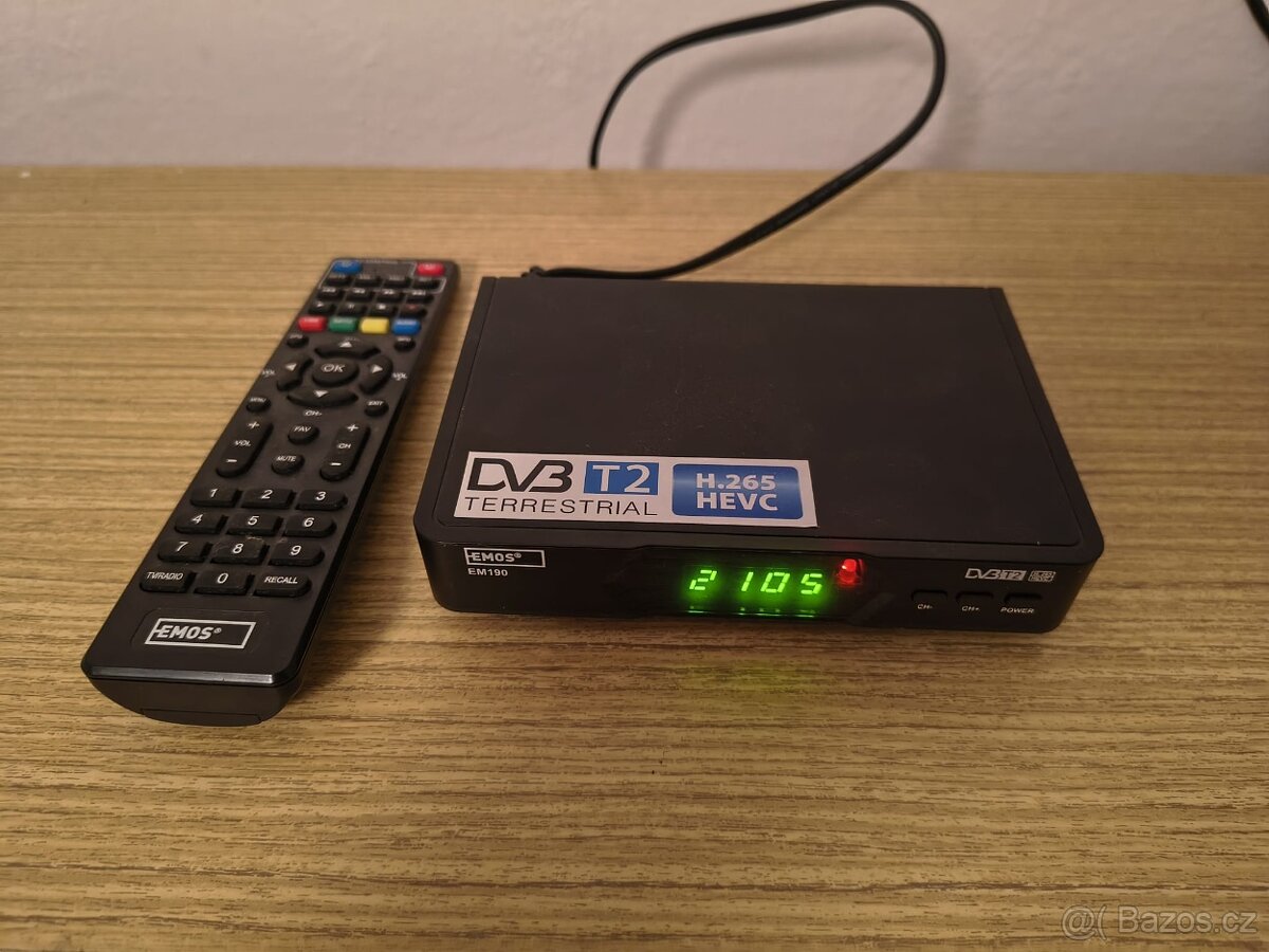 3x starší LCD televize a DVB-T2 Tuner - 12
