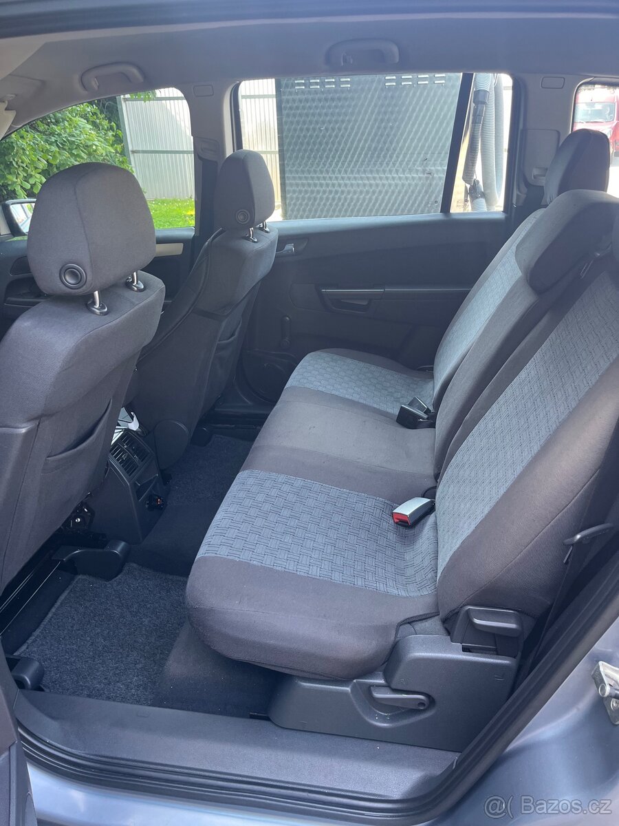 Opel Zafira B 1.6i - 12