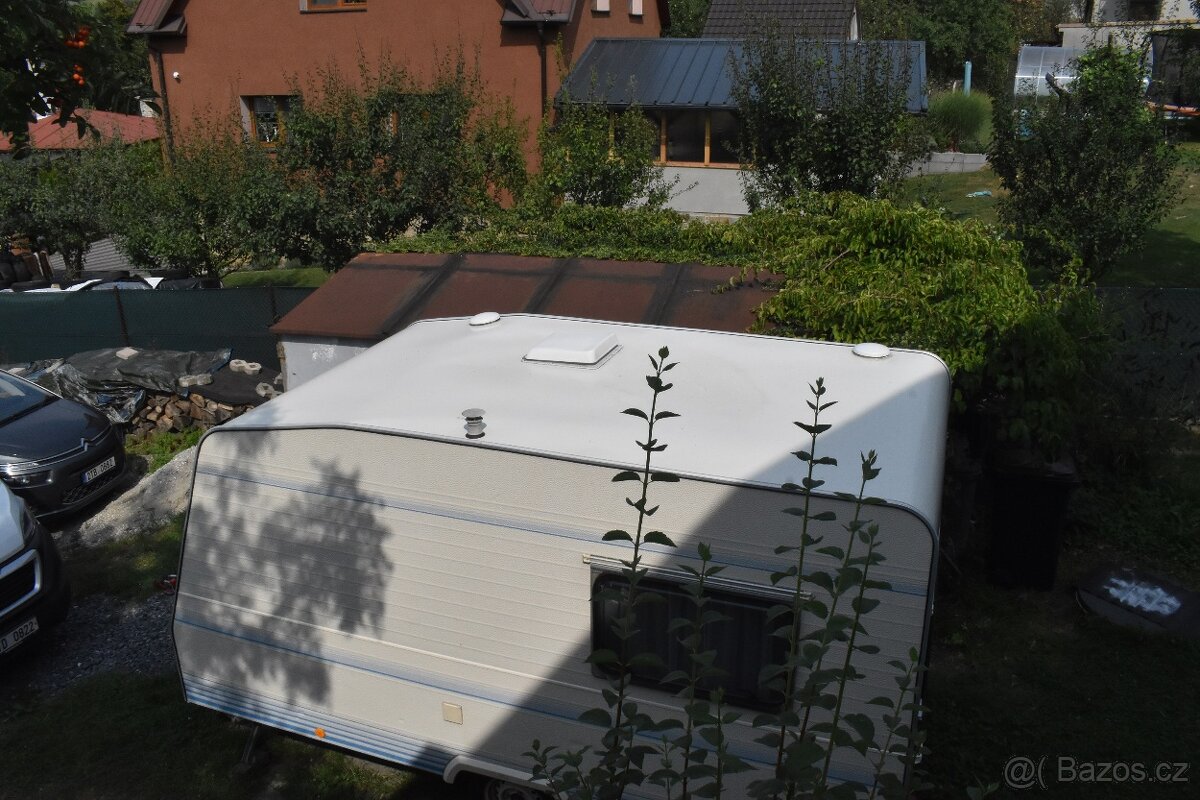Obytný přívěs Caravelair Silver 390 - 12