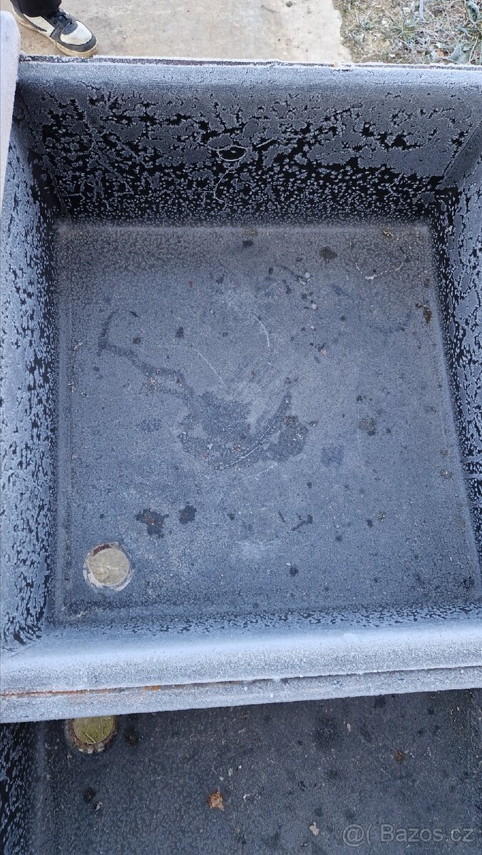 Mycí stůl starší 3x - 12