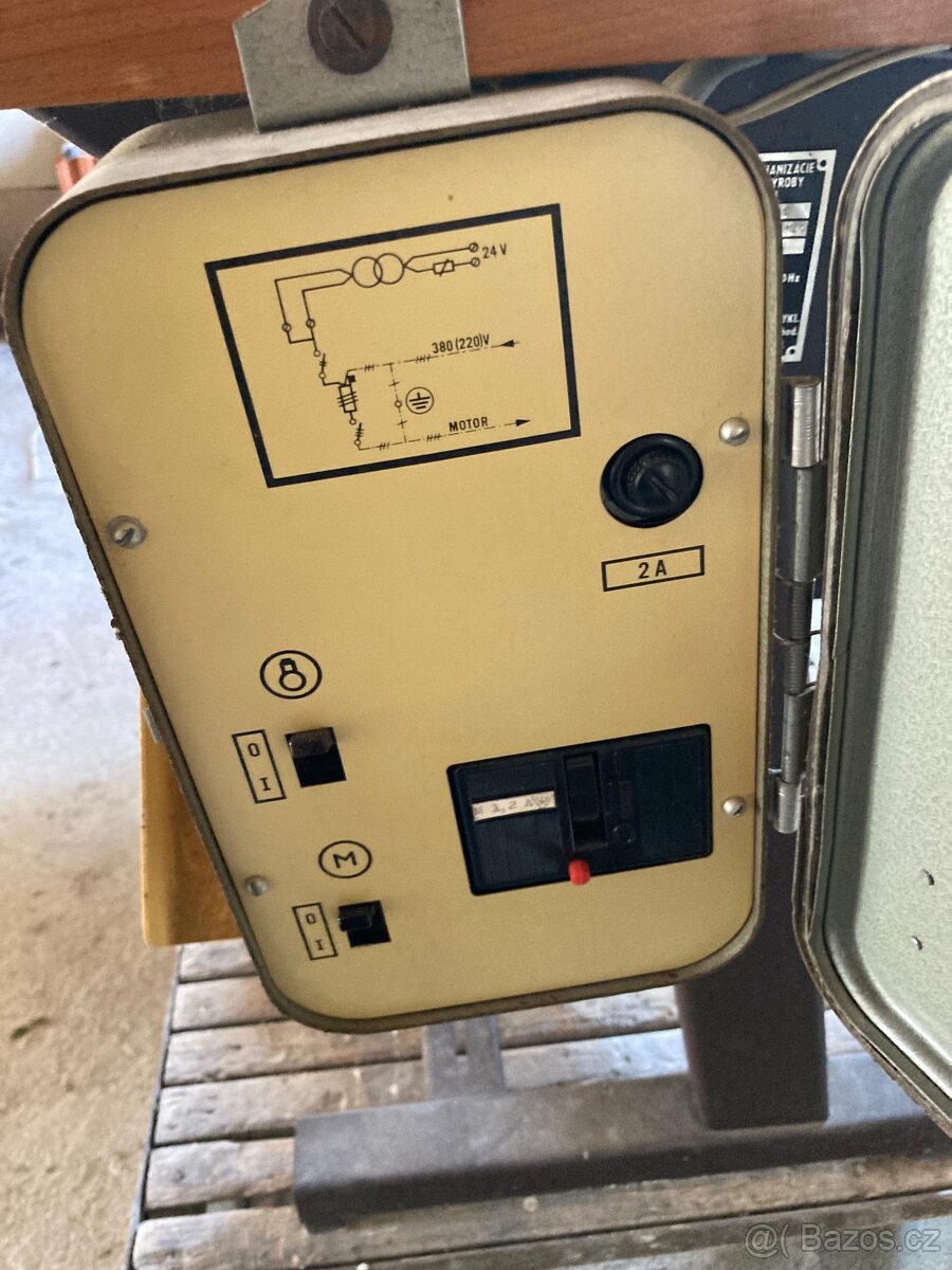 Průmyslový 5-ti nitný overlock Yamato - 12