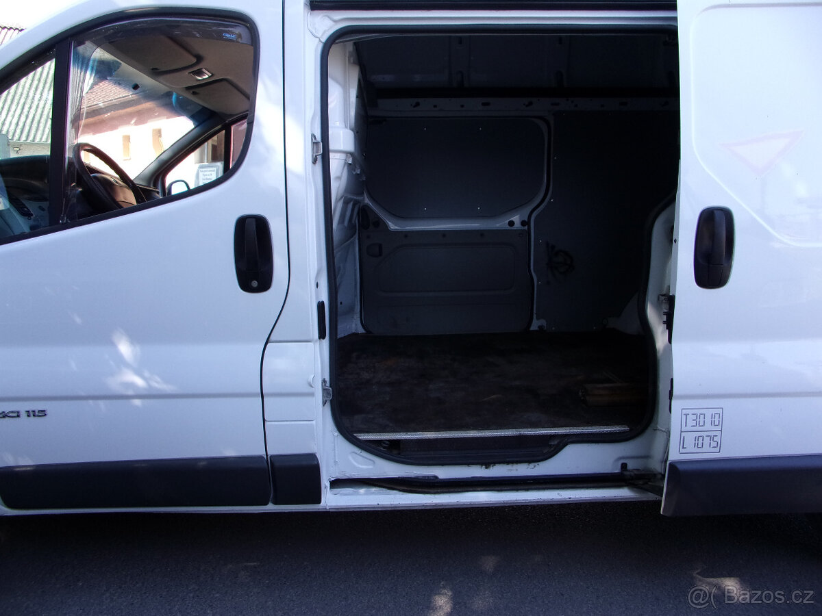 Renault Trafic 2.0 CDTI,L2H2,serviska,tažné,1.majitel,DPH - 12