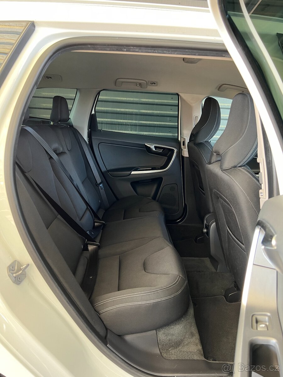 Volvo XC60 110 kW, 2.0 D3, BIXENON, NAVI - 12