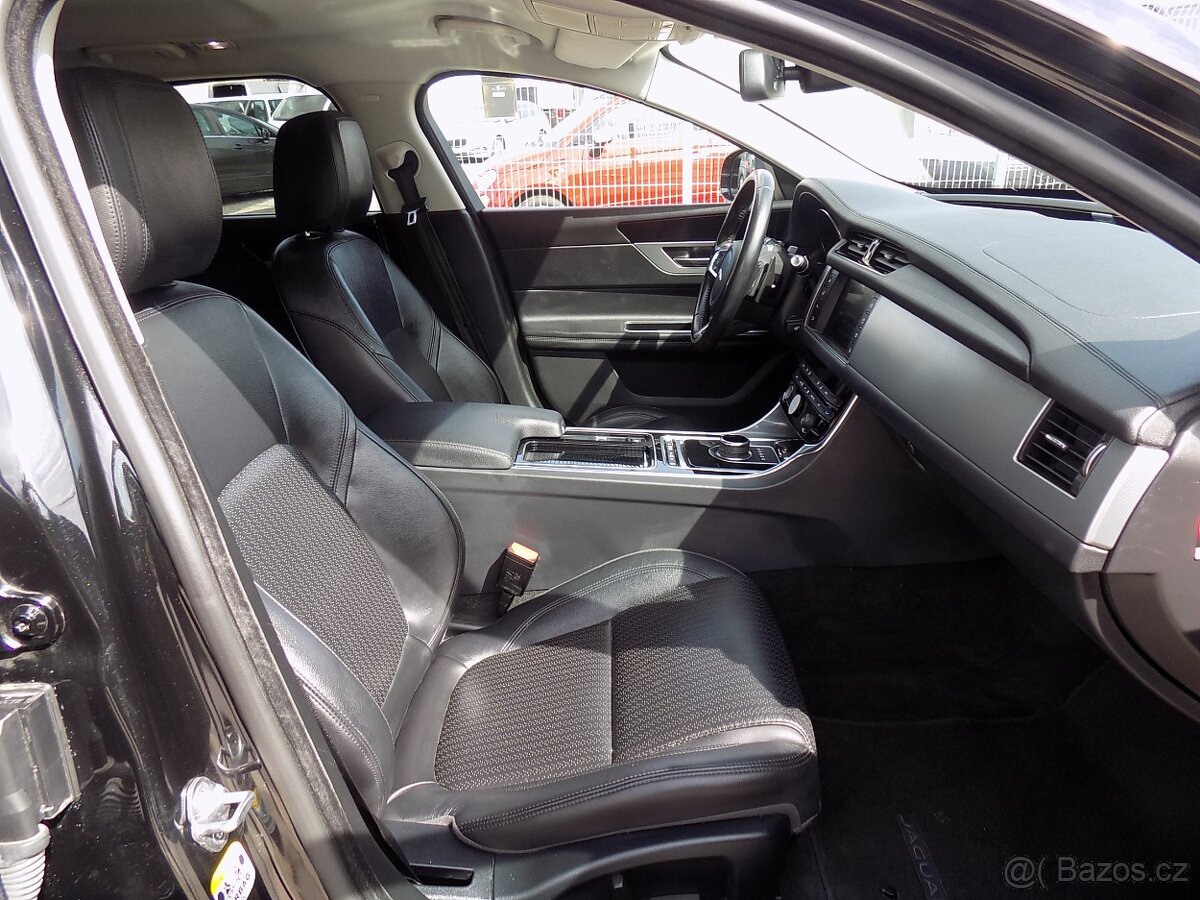 Jaguar XF 2.0D 132 KW KŮŽE TAŽNÉ - 12