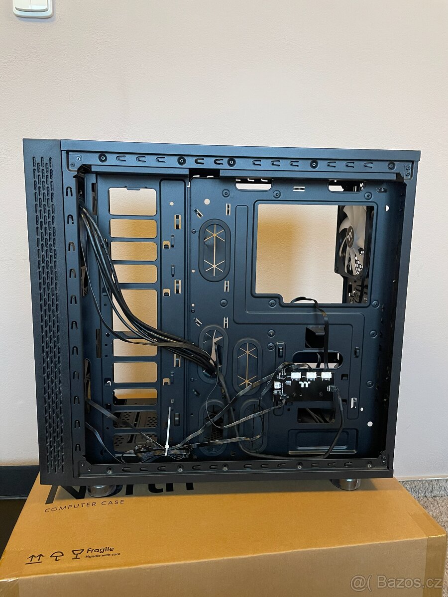 Case ThermalTake View 31 - 12