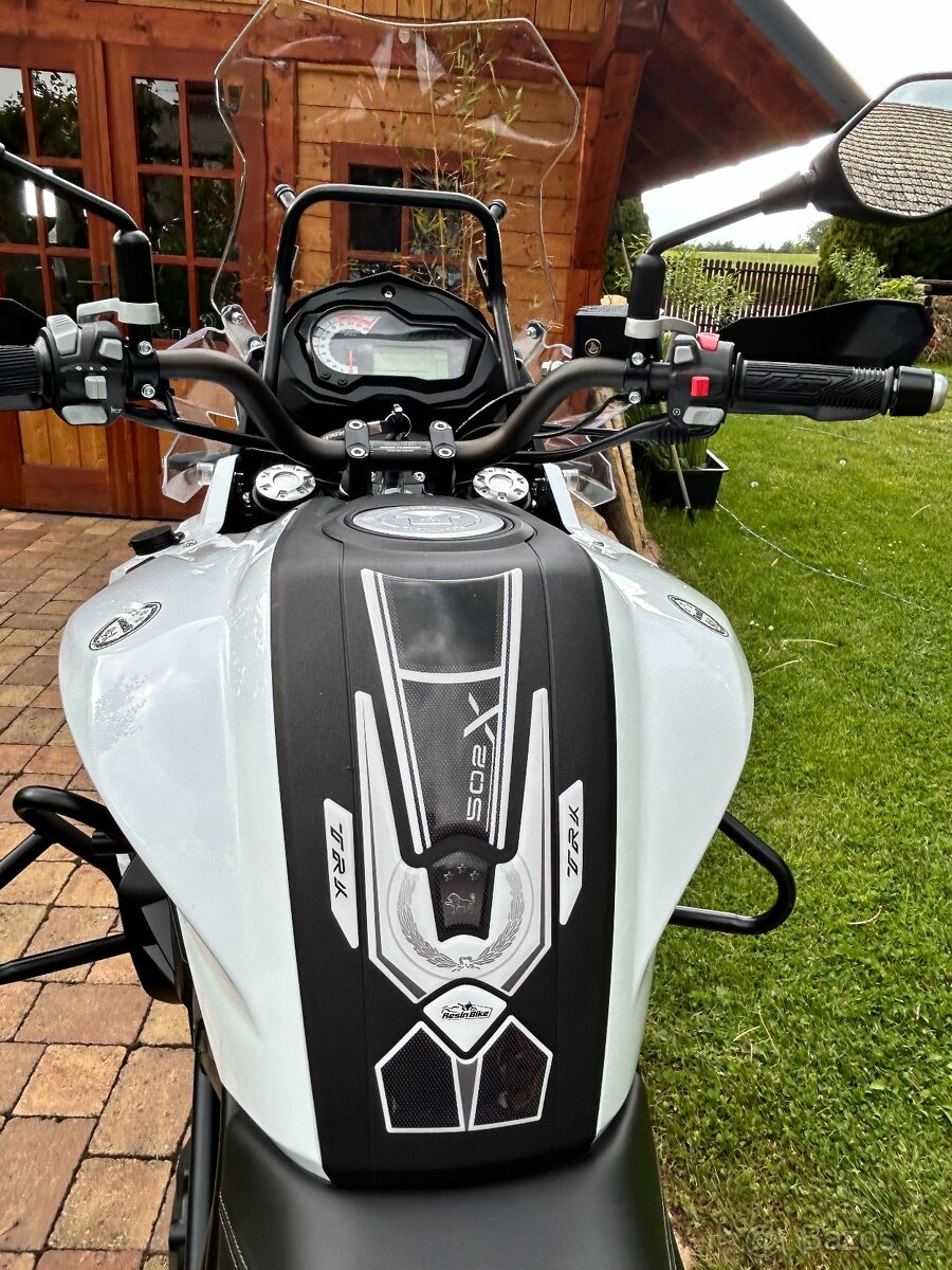 Benelli TRK 502X - 12