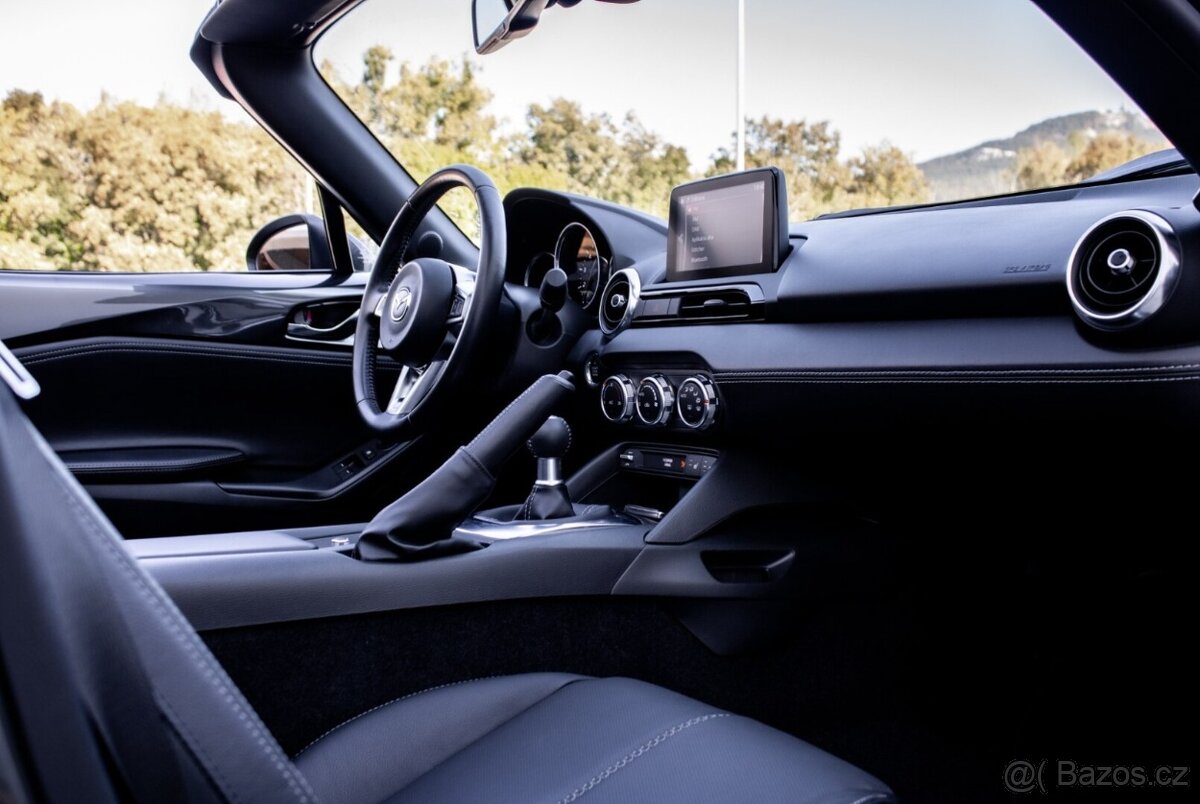 Mazda MX-5 RF 2.0i 135kw 2022 - Samosvor - HardTop - 12