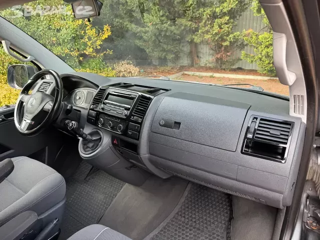 VW Multivan T5 2.0 TDI 103kW,Tempomat,Webasto,Tažné - 12