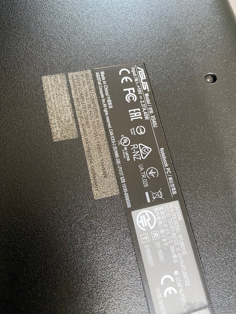 Prodám ASUS VivoBook 15 (SSD disk, Intel Core i3) - 12