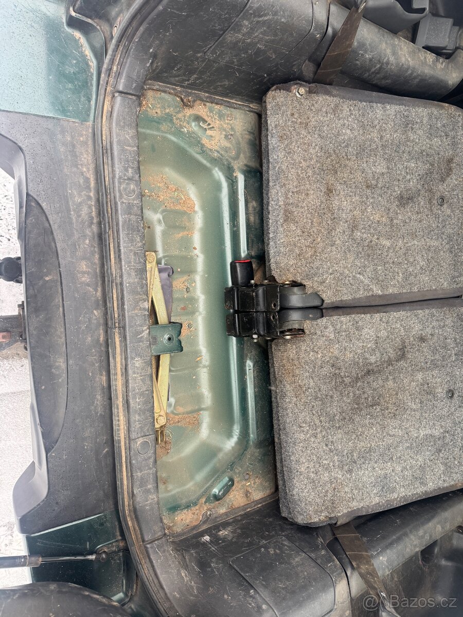 Prodám Suzuki Jimny 4x4 1,3 Benz 60KW rv 2003 - 12