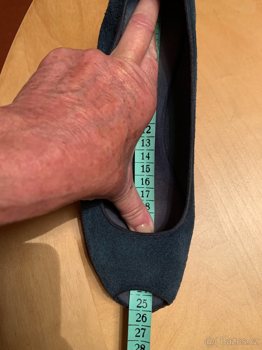 dámské tm. modré botky zn. Lacoste - vel. 38 - 12