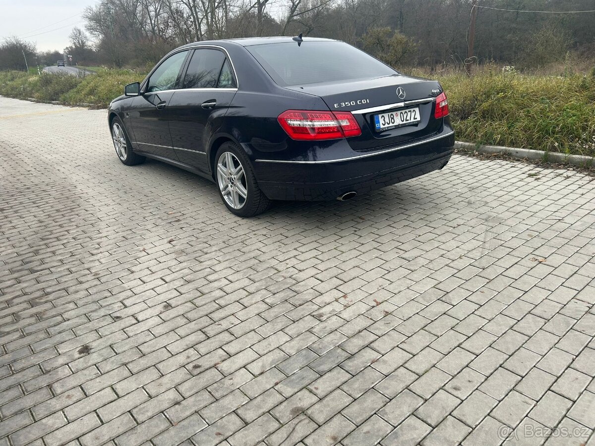 Prodám Mercedes Benz e class 350 4Matic - 12