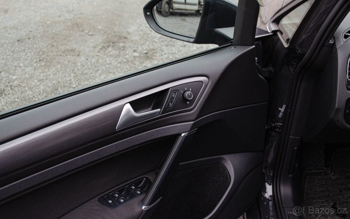 Volkswagen Golf e - 12