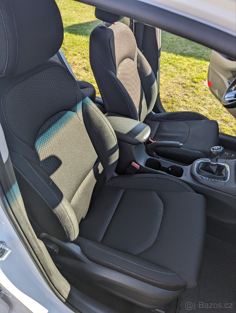 Hyundai i30 fastback - 12